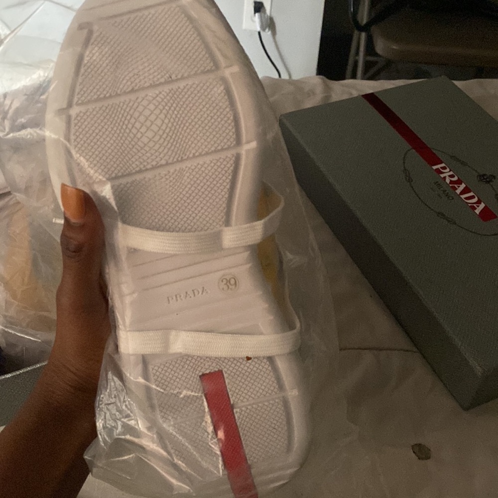 Brand new never 👎 worn fresh out the box - Picture 3 of 5